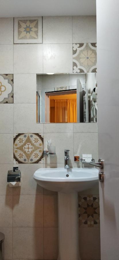 Vere Corner Hotel Тбилиси Экстерьер фото